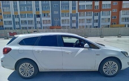 Opel Astra J, 2011 год, 590 000 рублей, 17 фотография