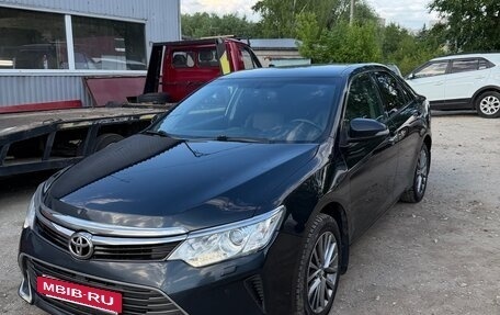Toyota Camry, 2017 год, 2 035 000 рублей, 2 фотография