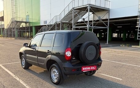 Chevrolet Niva I рестайлинг, 2015 год, 549 000 рублей, 2 фотография