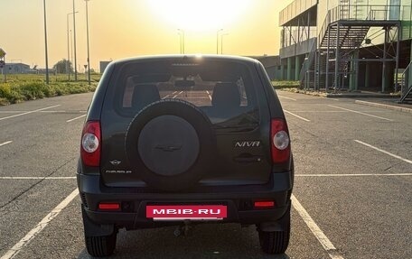 Chevrolet Niva I рестайлинг, 2015 год, 549 000 рублей, 3 фотография