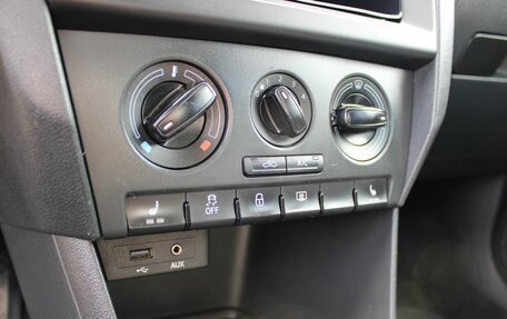 Skoda Rapid I, 2015 год, 999 000 рублей, 12 фотография