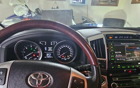 Toyota Land Cruiser 200, 2014 год, 4 999 999 рублей, 7 фотография