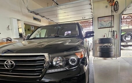 Toyota Land Cruiser 200, 2014 год, 4 999 999 рублей, 10 фотография
