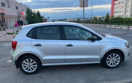 Volkswagen Polo VI (EU Market), 2010 год, 700 000 рублей, 3 фотография