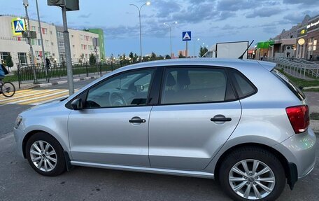 Volkswagen Polo VI (EU Market), 2010 год, 700 000 рублей, 2 фотография