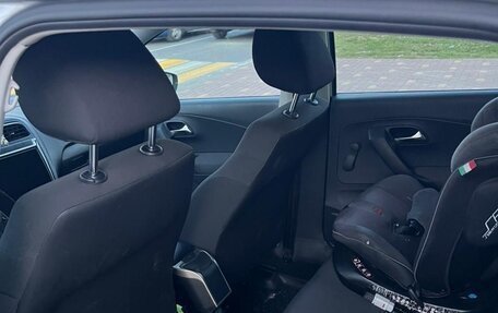 Volkswagen Polo VI (EU Market), 2010 год, 700 000 рублей, 11 фотография
