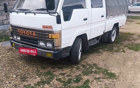 Toyota HiAce H100, 1990 год, 385 000 рублей, 3 фотография