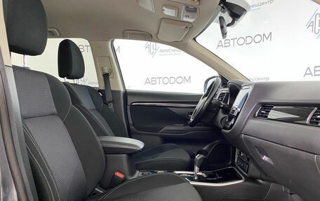 Mitsubishi Outlander III рестайлинг 3, 2018 год, 1 747 000 рублей, 10 фотография