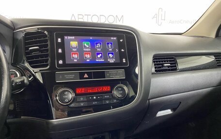 Mitsubishi Outlander III рестайлинг 3, 2018 год, 1 747 000 рублей, 12 фотография