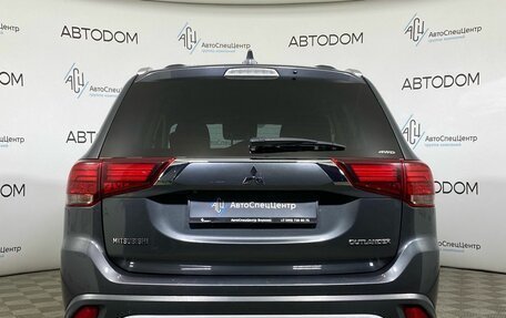 Mitsubishi Outlander III рестайлинг 3, 2018 год, 1 747 000 рублей, 6 фотография
