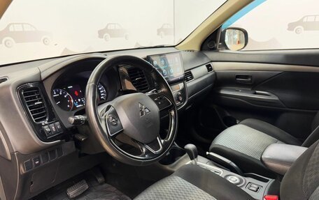 Mitsubishi Outlander III рестайлинг 3, 2015 год, 1 839 000 рублей, 7 фотография