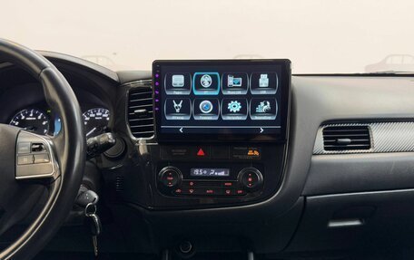 Mitsubishi Outlander III рестайлинг 3, 2015 год, 1 839 000 рублей, 12 фотография