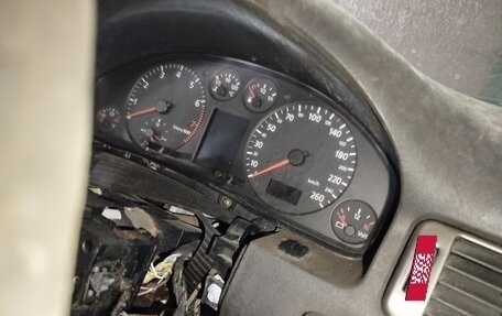 Audi A6, 1998 год, 13 фотография