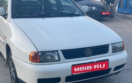 Volkswagen Polo III рестайлинг, 1997 год, 250 000 рублей, 1 фотография