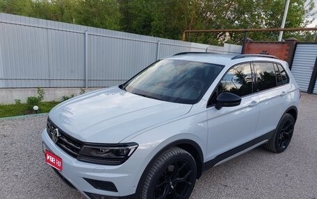 Volkswagen Tiguan II, 2018 год, 2 800 000 рублей, 1 фотография