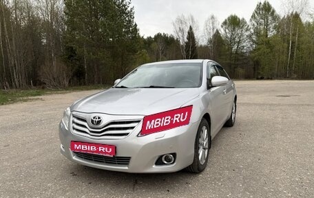 Toyota Camry, 2010 год, 1 100 000 рублей, 1 фотография