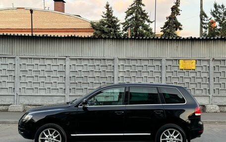 Volkswagen Touareg III, 2004 год, 630 000 рублей, 2 фотография