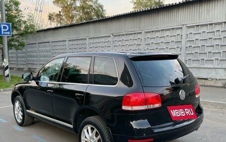 Volkswagen Touareg III, 2004 год, 630 000 рублей, 3 фотография