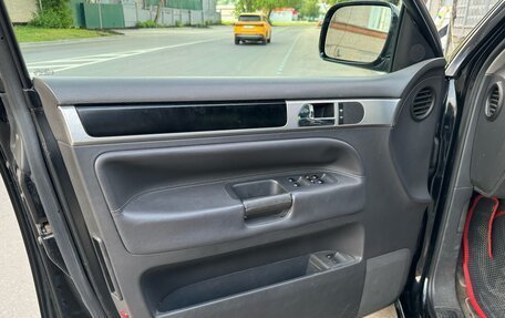 Volkswagen Touareg III, 2004 год, 630 000 рублей, 23 фотография
