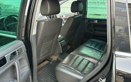 Volkswagen Touareg III, 2004 год, 630 000 рублей, 25 фотография