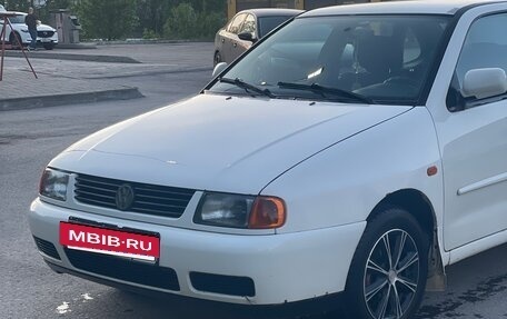 Volkswagen Polo III рестайлинг, 1997 год, 250 000 рублей, 2 фотография