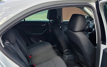 Skoda Rapid I, 2015 год, 800 000 рублей, 14 фотография