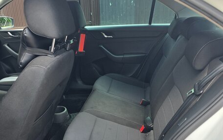 Skoda Rapid I, 2015 год, 800 000 рублей, 27 фотография