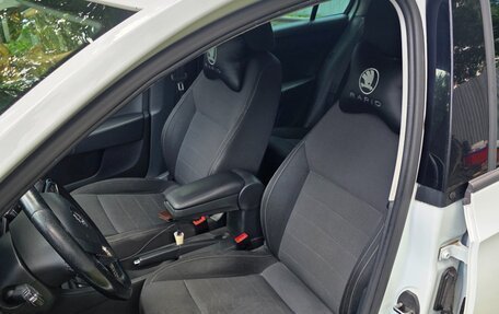 Skoda Rapid I, 2015 год, 800 000 рублей, 40 фотография