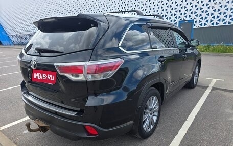 Toyota Highlander III, 2015 год, 2 910 000 рублей, 2 фотография