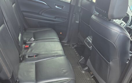Toyota Highlander III, 2015 год, 2 910 000 рублей, 9 фотография