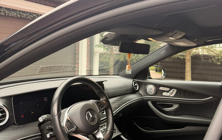 Mercedes-Benz E-Класс, 2018 год, 3 200 000 рублей, 15 фотография