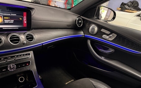 Mercedes-Benz E-Класс, 2018 год, 3 200 000 рублей, 2 фотография