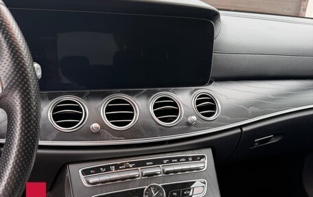 Mercedes-Benz E-Класс, 2018 год, 3 200 000 рублей, 12 фотография