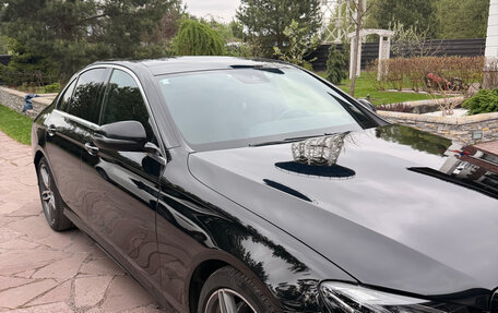 Mercedes-Benz E-Класс, 2018 год, 3 200 000 рублей, 28 фотография