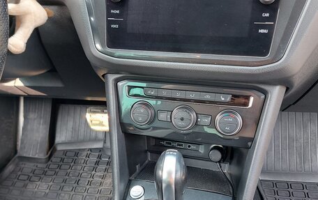 Volkswagen Tiguan II, 2018 год, 2 800 000 рублей, 14 фотография