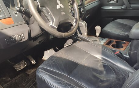 Mitsubishi Pajero IV, 2008 год, 1 750 000 рублей, 9 фотография