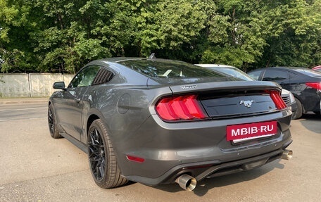 Ford Mustang VI рестайлинг, 2022 год, 4 200 000 рублей, 5 фотография