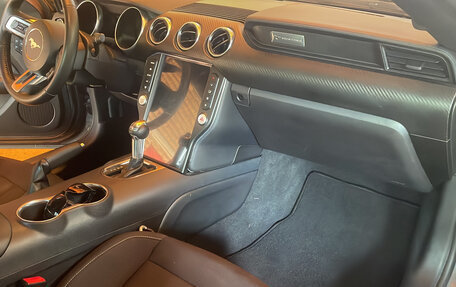 Ford Mustang VI рестайлинг, 2022 год, 4 200 000 рублей, 16 фотография