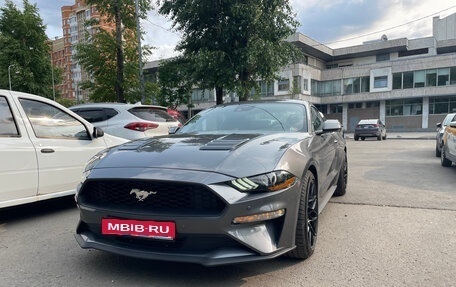 Ford Mustang VI рестайлинг, 2022 год, 4 200 000 рублей, 2 фотография