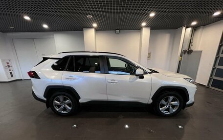 Toyota RAV4, 2020 год, 3 153 000 рублей, 2 фотография