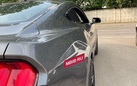 Ford Mustang VI рестайлинг, 2022 год, 4 200 000 рублей, 7 фотография
