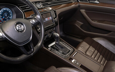 Volkswagen Passat B8 рестайлинг, 2016 год, 1 480 000 рублей, 14 фотография