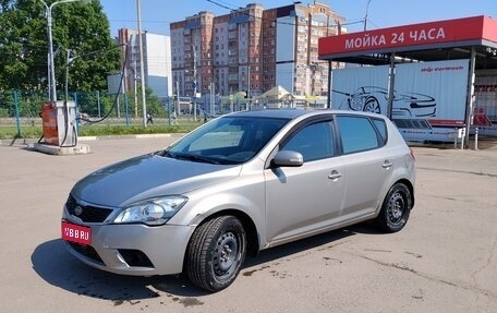 KIA cee'd I рестайлинг, 2011 год, 650 000 рублей, 1 фотография