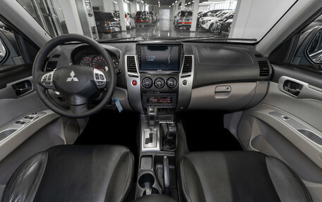 Mitsubishi Pajero Sport II рестайлинг, 2011 год, 1 680 000 рублей, 8 фотография