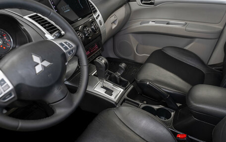 Mitsubishi Pajero Sport II рестайлинг, 2011 год, 1 680 000 рублей, 13 фотография