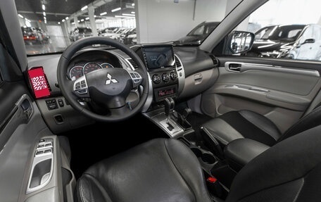 Mitsubishi Pajero Sport II рестайлинг, 2011 год, 1 680 000 рублей, 7 фотография