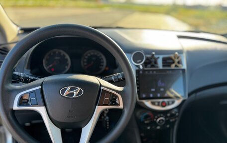 Hyundai Solaris II рестайлинг, 2011 год, 650 000 рублей, 6 фотография