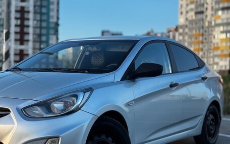 Hyundai Solaris II рестайлинг, 2011 год, 650 000 рублей, 2 фотография
