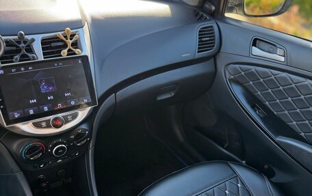 Hyundai Solaris II рестайлинг, 2011 год, 650 000 рублей, 7 фотография