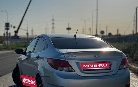 Hyundai Solaris II рестайлинг, 2011 год, 650 000 рублей, 4 фотография